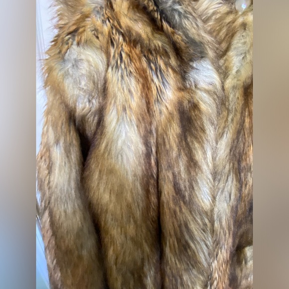 Faux Fox Fur Coat - Beautiful Coat Size 18-20 - Picture 5 of 6